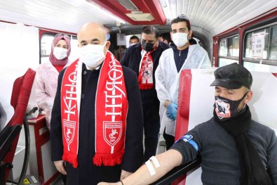 Kazanin 33. Yil Dönümünde Hedef 1965 Ünite Kan Bagisi