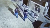 Makasla Kilidi Kesip, 5 Bin Liralik Insaat Malzemesi Çaldilar
