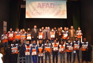 Nigde'de Bin 803 AFAD Gönüllüsüne Kimlik Verildi