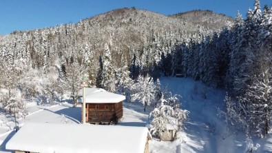 1,5 Metrelik Kar Altindaki Köyler Havadan Görüntülendi