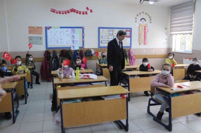 Afyonkarahisar'da 145 Bin Ögrenci Karne Sevinci Yasadi