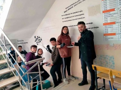 Anadolu Lisesi'nde 'Duvarlar Konusuyor' Projesi