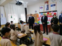 Edremit'te Ögrencilere Karnelerini Edremit Kaymakami Ahmet Odabas Verdi