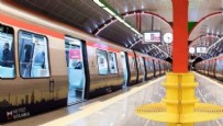  METRO ARIZA - Günün arıza haberi geldi! Vatandaşlar arızalanan metroda kapı açık şekilde yolculuk etti...