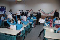 Ögrencilere Karnelerini Veren Vali Aksoy; Tatilinizi Iyi Degerlendirin