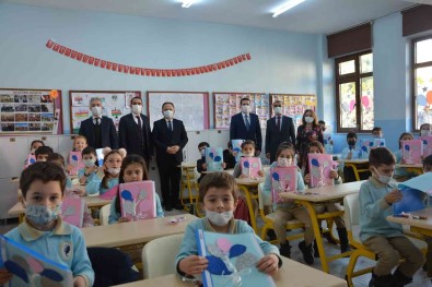 Ünye'de 24 Bin 860 Ögrenci Karne Aldi