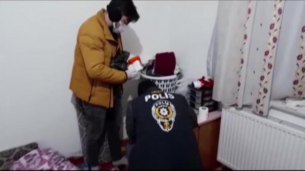 Sapık doktorun yeni skandalları ortaya çıktı! Sedyedeki hasta ve çocukların fotoğrafları...