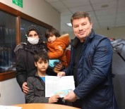 Aksaray Belediyesinden Karnesini Getiren Ögrencilere Jest