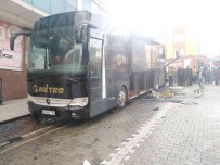 Alev Topuna Dönen Otobüste Yanmaktan Son Anda Kurtuldu