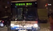 Ankara'da Kontrolden Çikan Belediye Otobüsü Araçlara Çarparak Durdu