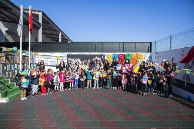 Büyüksehir Belediyesinin Kreslerindeki Minikler Karne Heyecanini Tatti
