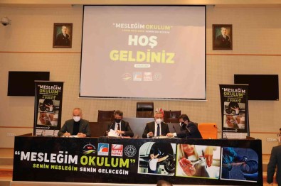 Çekmeköy'de 'Meslegim Okulum Projesi' Için Imzalar Atildi