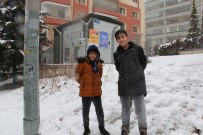 Çocuklar Karin Tadini Kayarak Çikardi