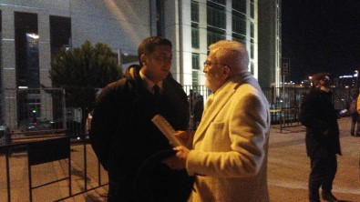 Gazeteci Sedef Kabas Tutuklandi