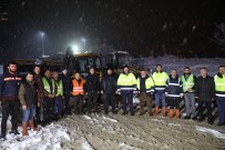 Gece Boyu Karla Mücadele Çalismasi Yapildi