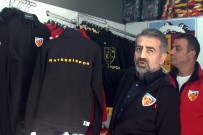 Gol Atan Futbolcunun Formasi Store'da