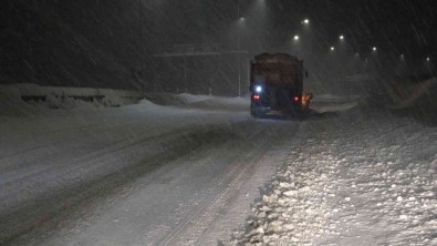 Kar Etkisini Arttirdi, Ekipler Çalismalarini Sürdürüyor