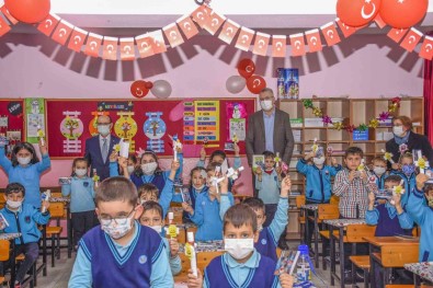 Karacabey Belediyesi'nden Ögrencilere Sürpriz