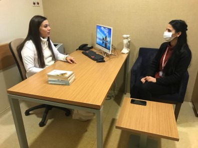 'Karne Iyiyse De Kötüyse De Asiri Sevinç Veya Kizginliktan Kaçinin, Ara Tatilde Sosyal Medya Detoksu Yapin'