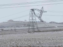 Kirsehir'de Siddetli Rüzgar Gerilim Hatti Direklerini Egdi