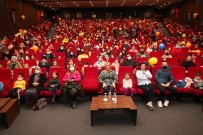 Minik Ögrenciler Yariyilin Yorgunlugunu Senlikte Atti