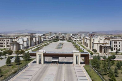 NEVÜ Sosyal Bilimler Enstitüsü Lisansüstü Ögrenci Aliyor