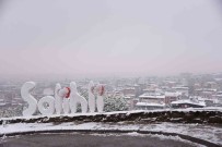 Salihli Yillar Sonra Karla Tanisti