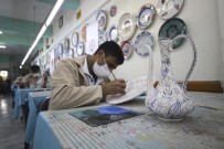 Tutuklu Ve Hükümlüler Çinicilik Ögrenerek Meslek Ediniyor