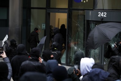 AB Yüksek Temsilcisi Borrell, Belçika'da AB Binasina Yapilan Saldiriyi Kinadi