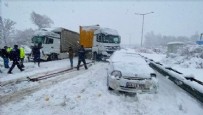  KAZA - Düzce'de zincirleme kaza, 30 araç çarpıştı