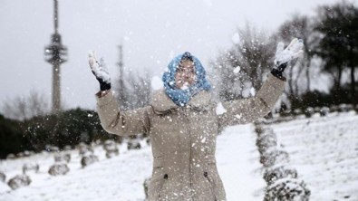 İstanbul'da üniversitelere 2 gün kar tatili verildi!