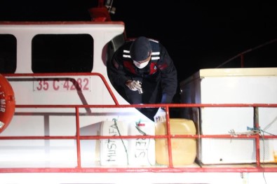 Izmir Merkezli 11 Ilçedeki Zehir Operasyonuna 16 Tutuklama