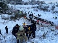  KAZA - Kar yağışıyla birlikte art arda otobüs kazaları yaşandı: Çok sayıda ölü ve yaralı var