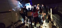 Siirt'te Minibüs Tira Çarpti Açiklamasi 2 Yarali