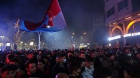 Trabzonsporlu Taraftarlar Sokaga Döküldü