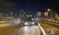 İETT - CHP'li İBB'nin tedbirsizliği vatandaşı yine mağdur etti! Kar yağışıyla İETT otobüsleri yolda kalmaya başladı...