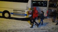 Karda Mahsur Kalan Yolcular, Valizlerini Alip Geri Dönmeye Çalisti