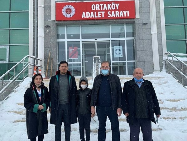 Öğrencisini fena şekilde döven öğretmenin yargılanması başladı! 'Kanlı kazak' detayı...