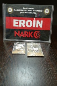 3,53 Gram Eroinle Yakalanan 2 Kisi Gözaltina Alindi