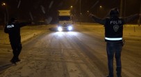 Aksaray-Ankara Karayolu Kar Ve Tipi Nedeniyle Ulasima Kapatildi Haberi