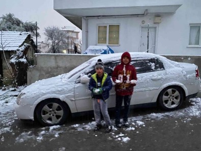 Antalya'da Karla Kapli Sahada Golf Oynadi