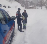 Bebeginin Mamasi Biten Kadinin Yardimina Jandarma Kostu
