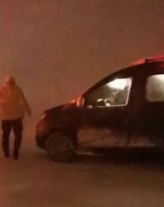 Elazig'da Mahsur Kalan Vatandaslarin Imdadina Polis Ekipleri Yetisti