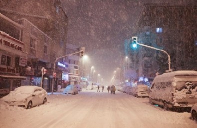 İstanbul'da kar yağışı ne kadar sürecek? Meteoroloji son durumu paylaştı