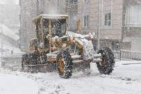 Kar Erzurum'da Hayati Felç Etti, Bin 186 Mahallenin 700'Üne Ulasim Saglanamiyor