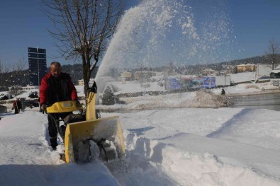 Kar Temizligi Her Yerde Sürecek