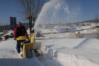 Kar Temizligi Her Yerde Sürecek
