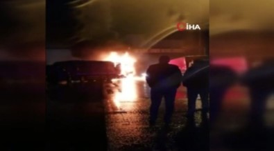 Tarsus'ta Tir Soförü Yanarak Hayatini Kaybetti
