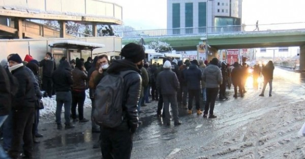 İstanbul'un kar hezimetinde CHP'nin trol ünlüleri rezalete tek kelime etmedi! Şahan Gökbakar, Tarkan, Cem Yılmaz, Berna Laçin...
