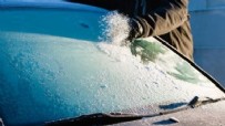 ARABA CAMINDAKİ BUZ TEMİZLENİR? - Araba Camındaki Buz Nasıl Temizlenir?